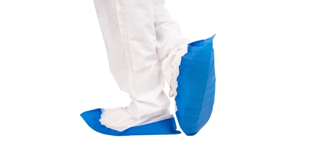 Návlek na obuv z CPE / netkané textilie, 40 x 16 cm, 100 ks, modrý / bílý                                                                                                                                                                                 