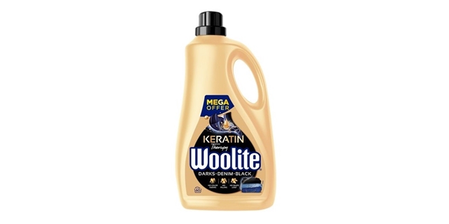 Woolite Keratin Therapy na černé a tmavé prádlo. Tekutý prací přípravek s keratinem. 3.6 l / 60 pracích dávek                                                                                                                                             
