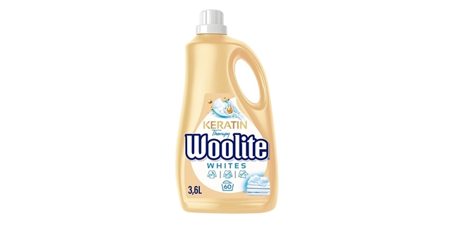 Woolite Keratin Therapy na bílé a světlé prádlo. Tekutý prací přípravek s keratinem. 3.6 l / 60 pracích dávek                                                                                                                                             