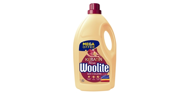 Woolite Keratin Therapy na barevné prádlo. Tekutý prací přípravek s keratinem. 4.5 l / 75 pracích dávek                                                                                                                                                   